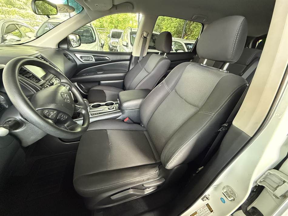 Nissan Pathfinder SV 2020